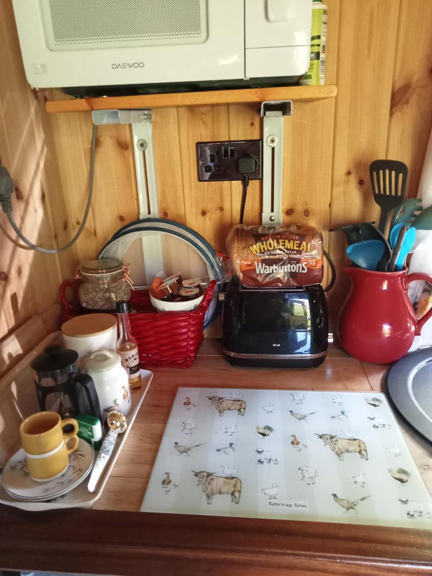 'Morris' The Shepherd'S Hut And Woodland Hot Tub Experience 卡马森 外观 照片